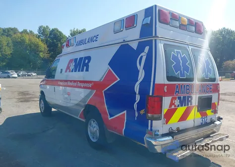 2013 Ford E-350 Super Duty Commercial z USA, uszkodzony, nr VIN 1FDSS3ES5DDB35354